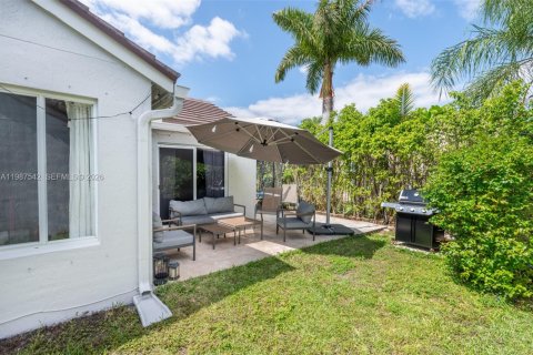 Снять в аренду виллу или дом в Уэстон, Флорида 3 спальни, 142.42м2, № 2066366 - фото 23