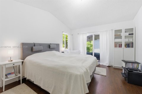 Снять в аренду виллу или дом в Уэстон, Флорида 3 спальни, 142.42м2, № 2066366 - фото 12