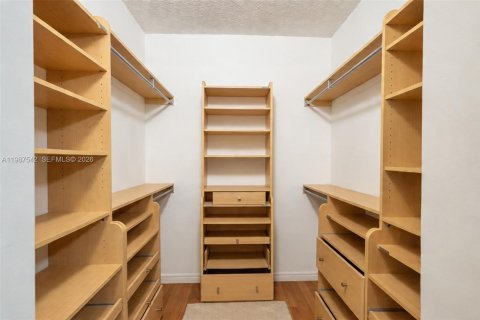 Снять в аренду виллу или дом в Уэстон, Флорида 3 спальни, 142.42м2, № 2066366 - фото 14