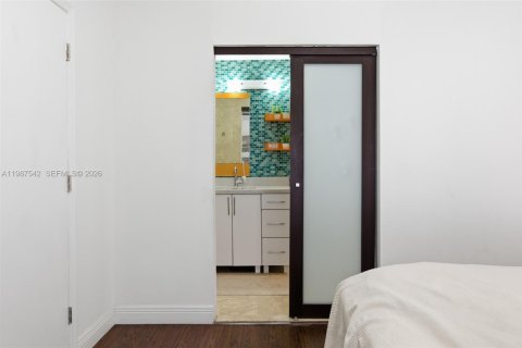 Снять в аренду виллу или дом в Уэстон, Флорида 3 спальни, 142.42м2, № 2066366 - фото 15