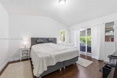 Снять в аренду виллу или дом в Уэстон, Флорида 3 спальни, 142.42м2, № 2066366 - фото 13