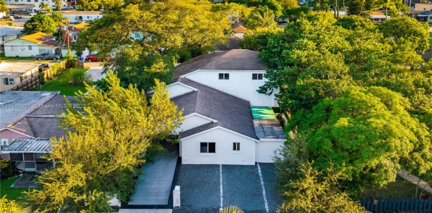 Дом в Холливуд, Флорида 7 спален, 333.61м2 № 1939134