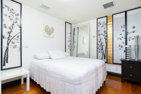 Купить виллу или дом в Холливуд, Флорида 7 спален, 333.61м2, № 1939134 - фото 19