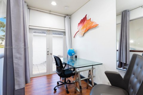 Купить виллу или дом в Холливуд, Флорида 7 спален, 333.61м2, № 1939134 - фото 17