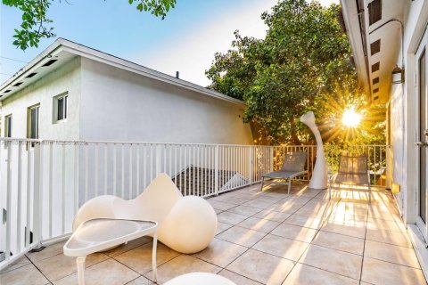 Купить виллу или дом в Холливуд, Флорида 7 спален, 333.61м2, № 1939134 - фото 18