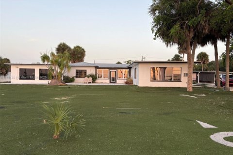 Villa ou maison à louer à St. Lucie, Floride: 3 chambres, 306.39 m2 № 1962261 - photo 29