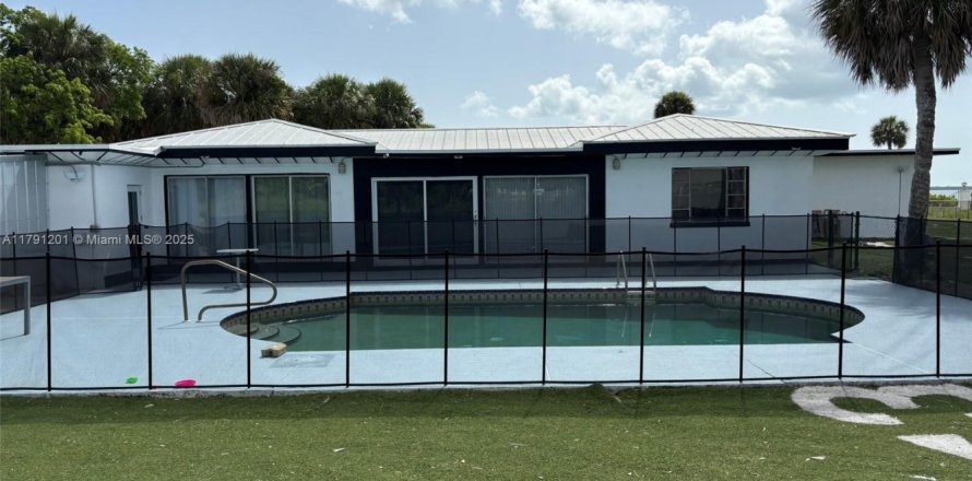 Villa ou maison à St. Lucie, Floride 3 chambres, 306.39 m2 № 1962261