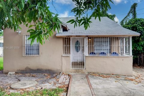 Casa en Miami, Florida 4 dormitorios, 130.06 m2 № 2030531