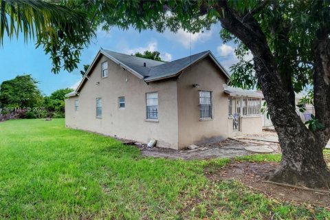 Casa en venta en Miami, Florida, 4 dormitorios, 130.06 m2 № 2030531 - foto 5