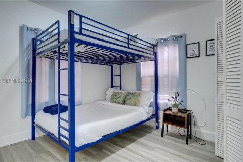 Casa en venta en Miami, Florida, 4 dormitorios, 130.06 m2 № 2030531 - foto 28