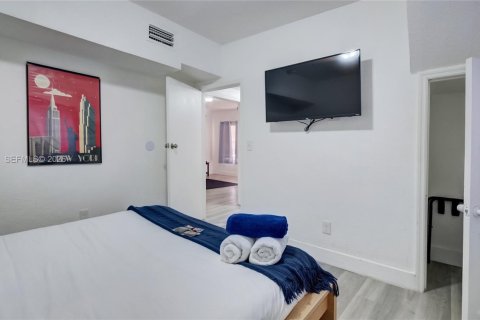 Casa en venta en Miami, Florida, 4 dormitorios, 130.06 m2 № 2030531 - foto 27