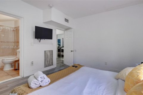 Casa en venta en Miami, Florida, 4 dormitorios, 130.06 m2 № 2030531 - foto 22