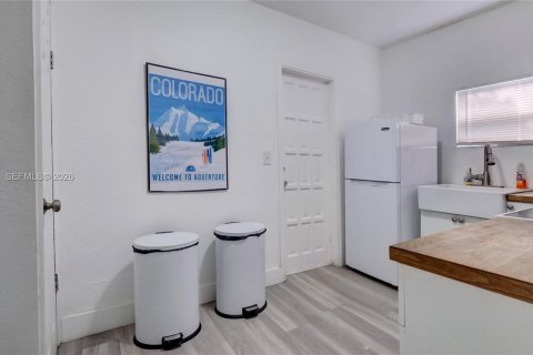 Casa en venta en Miami, Florida, 4 dormitorios, 130.06 m2 № 2030531 - foto 18