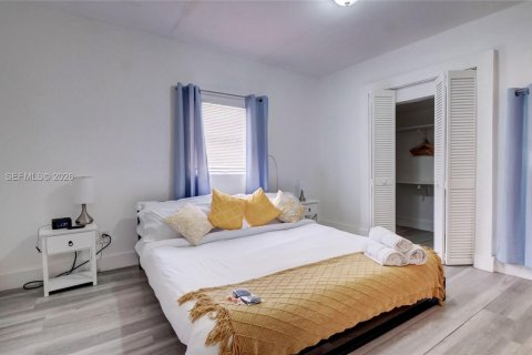 Casa en venta en Miami, Florida, 4 dormitorios, 130.06 m2 № 2030531 - foto 19