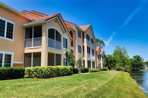 Copropriété à louer à Sarasota, Floride: 3 chambres, 118.91 m2 № 1769783 - photo 1
