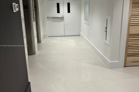Copropriété à vendre à Miami Beach, Floride: 1 chambre, 76.18 m2 № 2012596 - photo 10