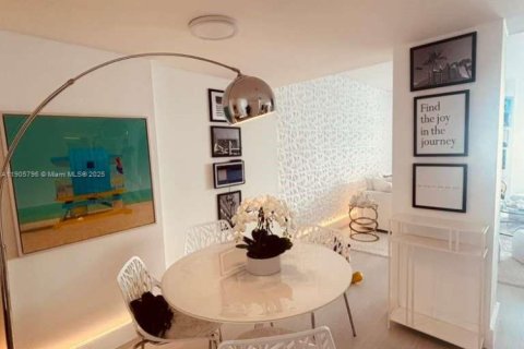 Copropriété à vendre à Miami Beach, Floride: 1 chambre, 76.18 m2 № 2012596 - photo 2
