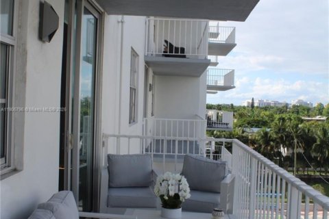 Copropriété à vendre à Miami Beach, Floride: 1 chambre, 76.18 m2 № 2012596 - photo 17