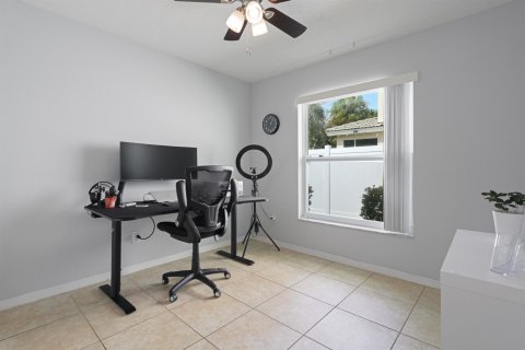 House in Lake Worth, Florida 3 bedrooms, 152.82 sq.m. № 2400014 - photo 29