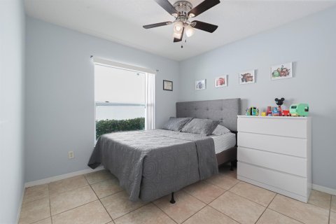 House in Lake Worth, Florida 3 bedrooms, 152.82 sq.m. № 2400014 - photo 25
