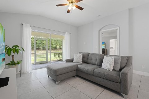 House in Lake Worth, Florida 3 bedrooms, 152.82 sq.m. № 2400014 - photo 10