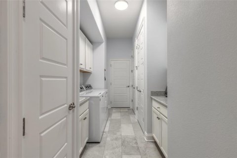 House in New Smyrna Beach, Florida 3 bedrooms, 235.6 sq.m. № 1827164 - photo 11