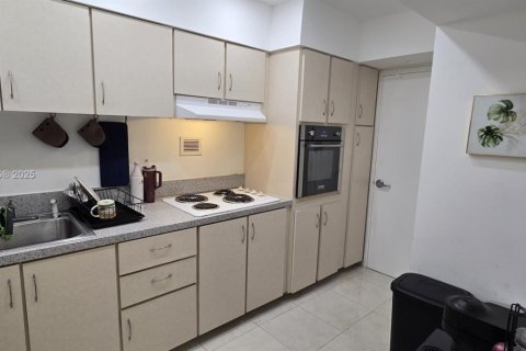 Copropriété à vendre à Miami Beach, Floride: 72.09 m2 № 1934984 - photo 12