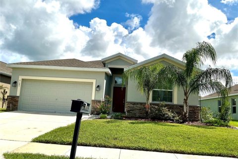 House in Davenport, Florida 4 bedrooms, 188.31 sq.m. № 1343529 - photo 2