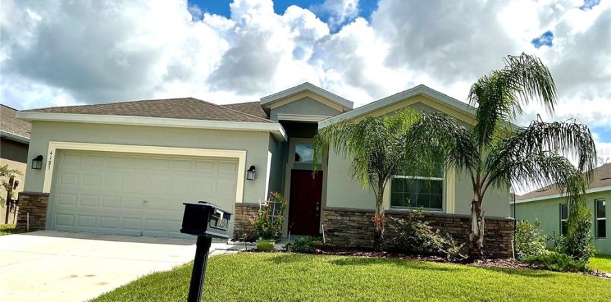 House in Davenport, Florida 4 bedrooms, 188.31 sq.m. № 1343529