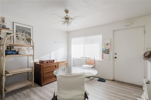 Condo in Seminole, Florida, 2 rooms  № 1847241 - photo 5