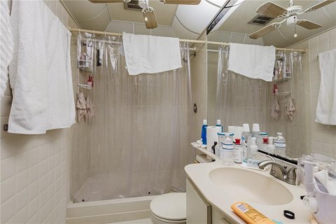Condo in Seminole, Florida, 2 rooms  № 1847241 - photo 15