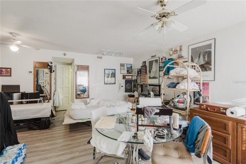 Condo in Seminole, Florida, 2 rooms  № 1847241 - photo 6
