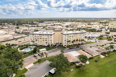 Condo in Seminole, Florida, 2 rooms  № 1847241 - photo 29