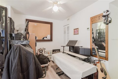 Condo in Seminole, Florida, 2 rooms  № 1847241 - photo 10