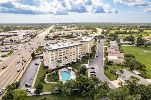 Condo in Seminole, Florida, 2 rooms  № 1847241 - photo 28