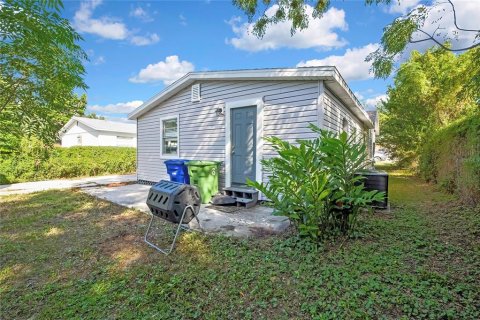 House in Tampa, Florida 3 bedrooms, 95.88 sq.m. № 2409005 - photo 23