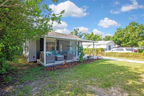 House in Tampa, Florida 3 bedrooms, 95.88 sq.m. № 2409005 - photo 30