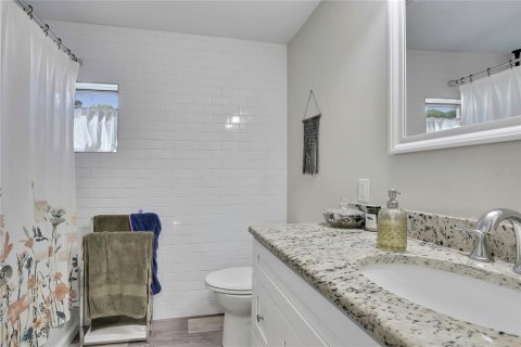 House in Tampa, Florida 3 bedrooms, 95.88 sq.m. № 2409005 - photo 8
