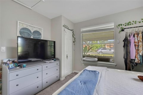 House in Tampa, Florida 3 bedrooms, 95.88 sq.m. № 2409005 - photo 16