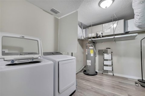 House in Tampa, Florida 3 bedrooms, 95.88 sq.m. № 2409005 - photo 22
