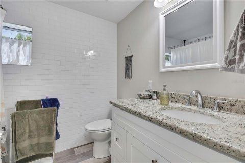 House in Tampa, Florida 3 bedrooms, 95.88 sq.m. № 2409005 - photo 9
