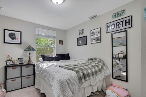 House in Tampa, Florida 3 bedrooms, 95.88 sq.m. № 2409005 - photo 17