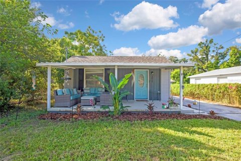 House in Tampa, Florida 3 bedrooms, 95.88 sq.m. № 2409005