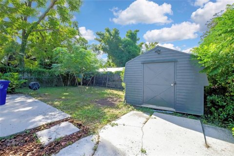 House in Tampa, Florida 3 bedrooms, 95.88 sq.m. № 2409005 - photo 26