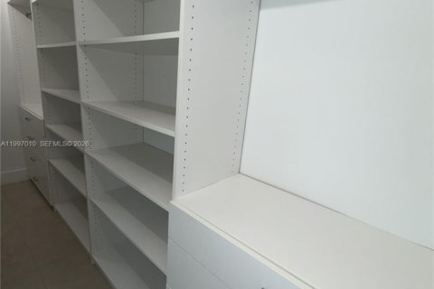 Adosado en alquiler en Fort Lauderdale, Florida, 3 dormitorios, 185.06 m2 № 2060540 - foto 20