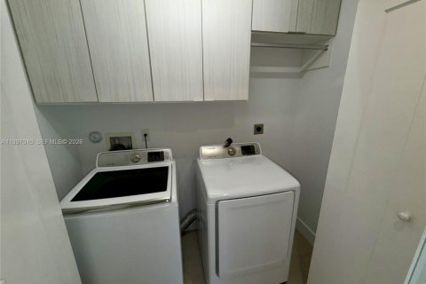 Adosado en alquiler en Fort Lauderdale, Florida, 3 dormitorios, 185.06 m2 № 2060540 - foto 27