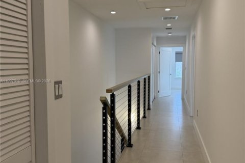 Adosado en alquiler en Fort Lauderdale, Florida, 3 dormitorios, 185.06 m2 № 2060540 - foto 18