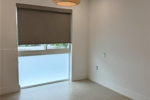 Adosado en alquiler en Fort Lauderdale, Florida, 3 dormitorios, 185.06 m2 № 2060540 - foto 23