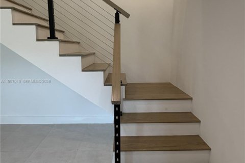 Adosado en alquiler en Fort Lauderdale, Florida, 3 dormitorios, 185.06 m2 № 2060540 - foto 8