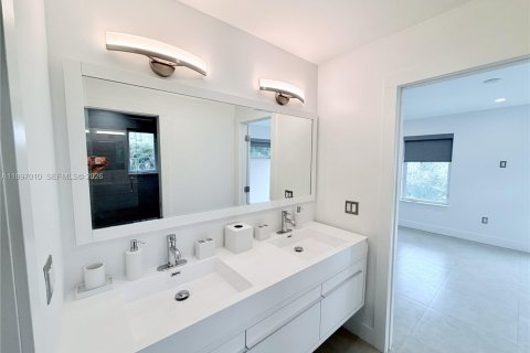 Adosado en alquiler en Fort Lauderdale, Florida, 3 dormitorios, 185.06 m2 № 2060540 - foto 14